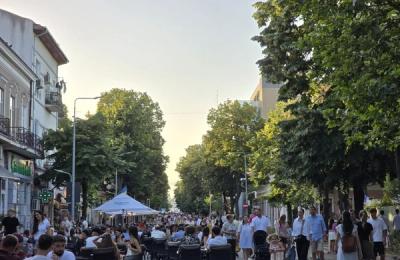 Bulevardul Tomis devine pietonal sâmbătă, 31 octombrie. Restricții de trafic, eliberarea parcărilor și trasee deviate pentru CT BUS