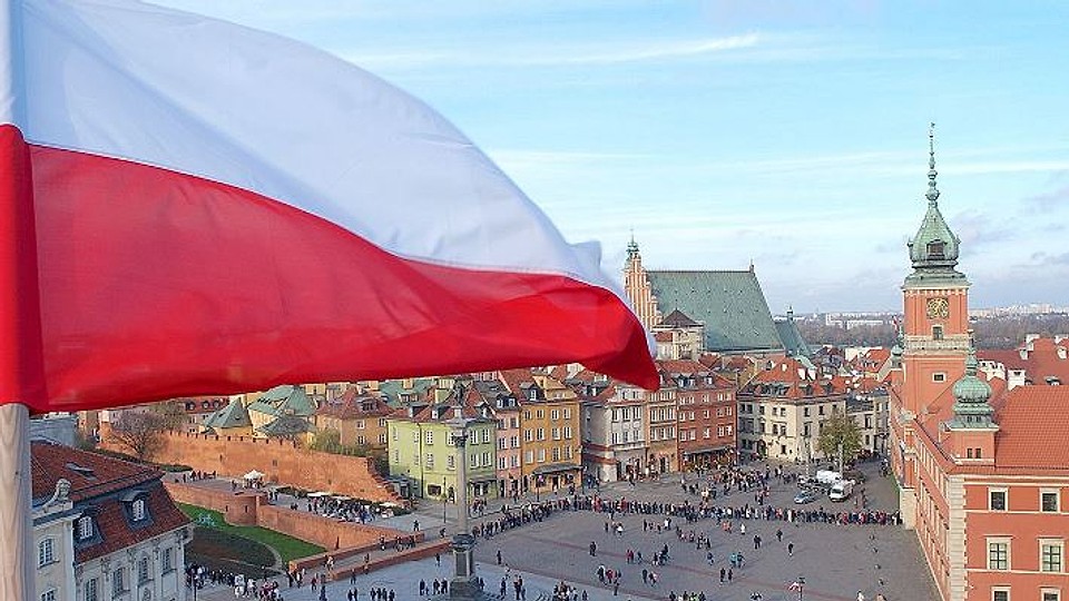 O nouă bătălie decisivă între suveranism și globalism: Au început alegerile prezidențiale și-n Polonia