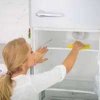 Top 6 soluții naturale și eficiente pentru curățarea frigiderului