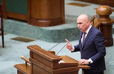 Achizițiile de 17 miliarde euro prin SAFE trecute de la Armată la premier. Suspiciuni de corupție