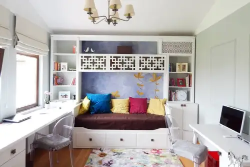 Spatiul desprins din povesti al unei camere de fetite