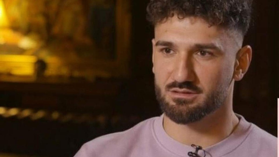 Antonio Anghel, câștigătorul de la Mireasa, sezonul 7, mai îndrăgostit ca niciodată de noua iubită! Au strălucit la botezul fiului Cătălinei și al lui Vlad