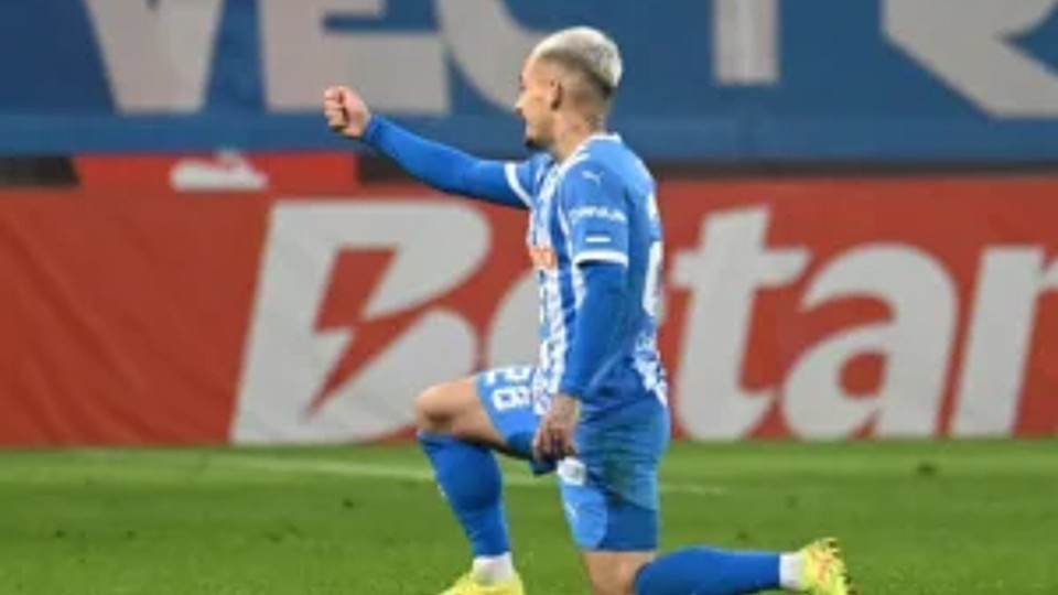 Multe ocazii, victorie la limită. Universitatea Craiova învinge Farul cu 1-0!