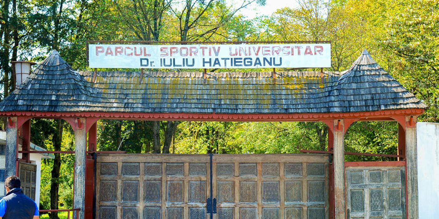 Astăzi, la ora 13, dezvelește statuia de bronz a doctorului Iuliu Hațieganu, în parcul ce îi poartă numele