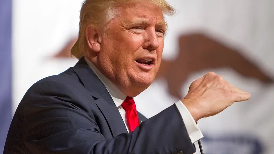 Trump susține că SUA trebuie să „dețină” Groenlanda pentru a împiedica Rusia să o preia