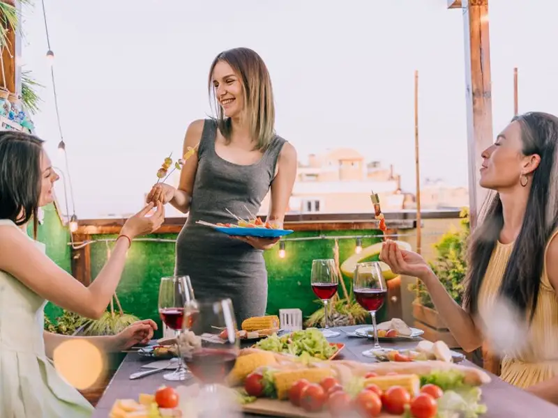 Cum să amenajezi un spațiu de dining în balcon