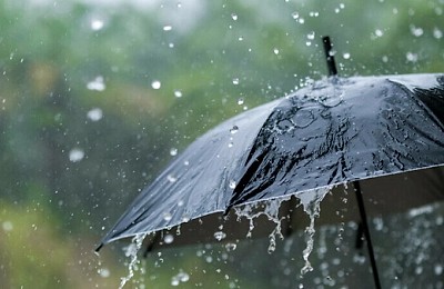 Prognoza meteo, 30 martie. Vreme mohorâtă în toată țara, cu ploi și vânt puternic. Când se mai încălzește