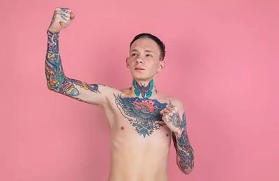 Un sfert dintre românii cu vârsta sub 45 de ani spun că au tatuaje