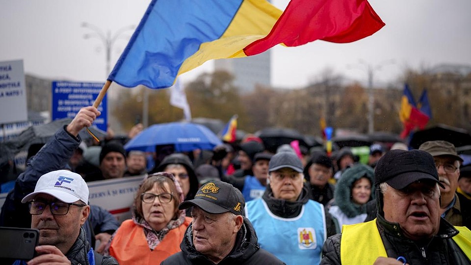 Restricții de circulație în Piața Victoriei, vineri, pentru un protest major organizat în fața Guvernului