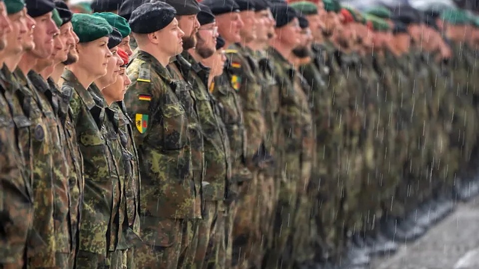 Amenințată de Rusia, Germania recrutează 60.000 soldați. România ar avea nevoie de 10.000 militari