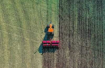 Ministrul Agriculturii cere ca fermierii să poată cumpăra motorină direct de la pompă, scutită de acciză și TVA