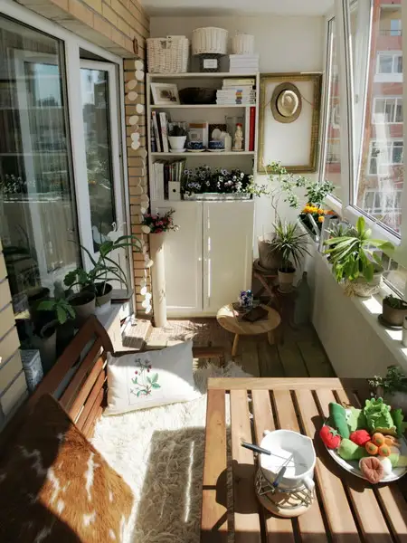 16 idei de depozitare eficienta pentru balcon