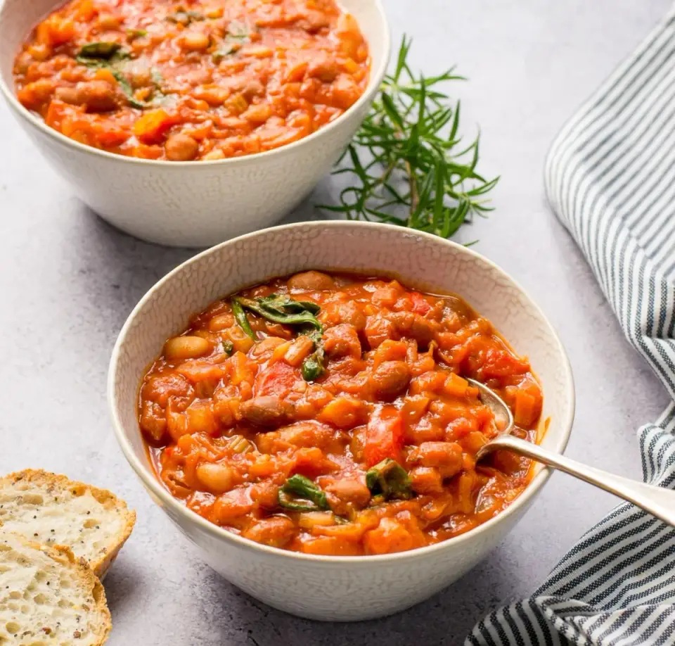 Tuscan Bean Stew with Garlic and Oregano: Italian Cuisine