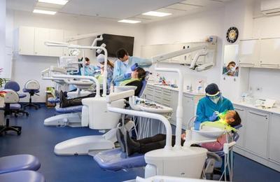 Autoritățile locale clujene propun majorarea plafonului de la care pensionarii pot primi servicii stomatologice