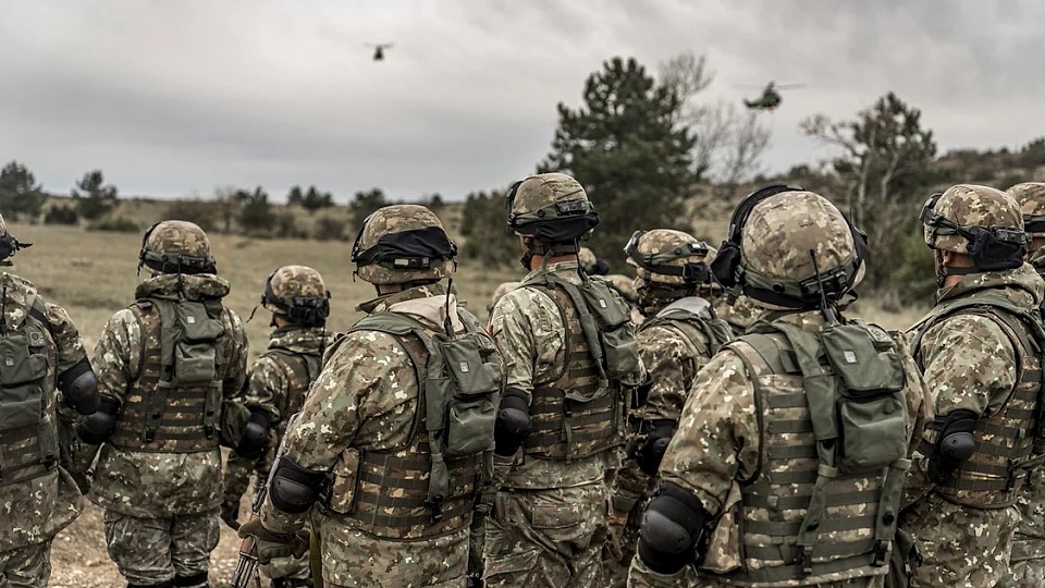 Maghiarii se înghesuie la programul de pregătire militară. Campania „Îmi iubesc țara și o voi proteja” are un succes uriaș