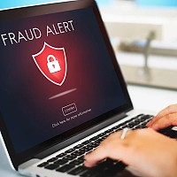 Polițiștii atrag atenția asupra metodelor de înșelăciune în mediul online și a atacurilor spoofing