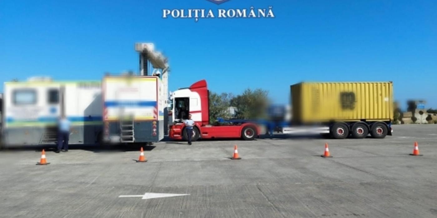 Transporturile containerizate desfăşurate prin porturile Constanţa şi Constanţa Sud – Agigea au fost controlate de poliţişti / Au fost date amenzi de peste 23.000 lei