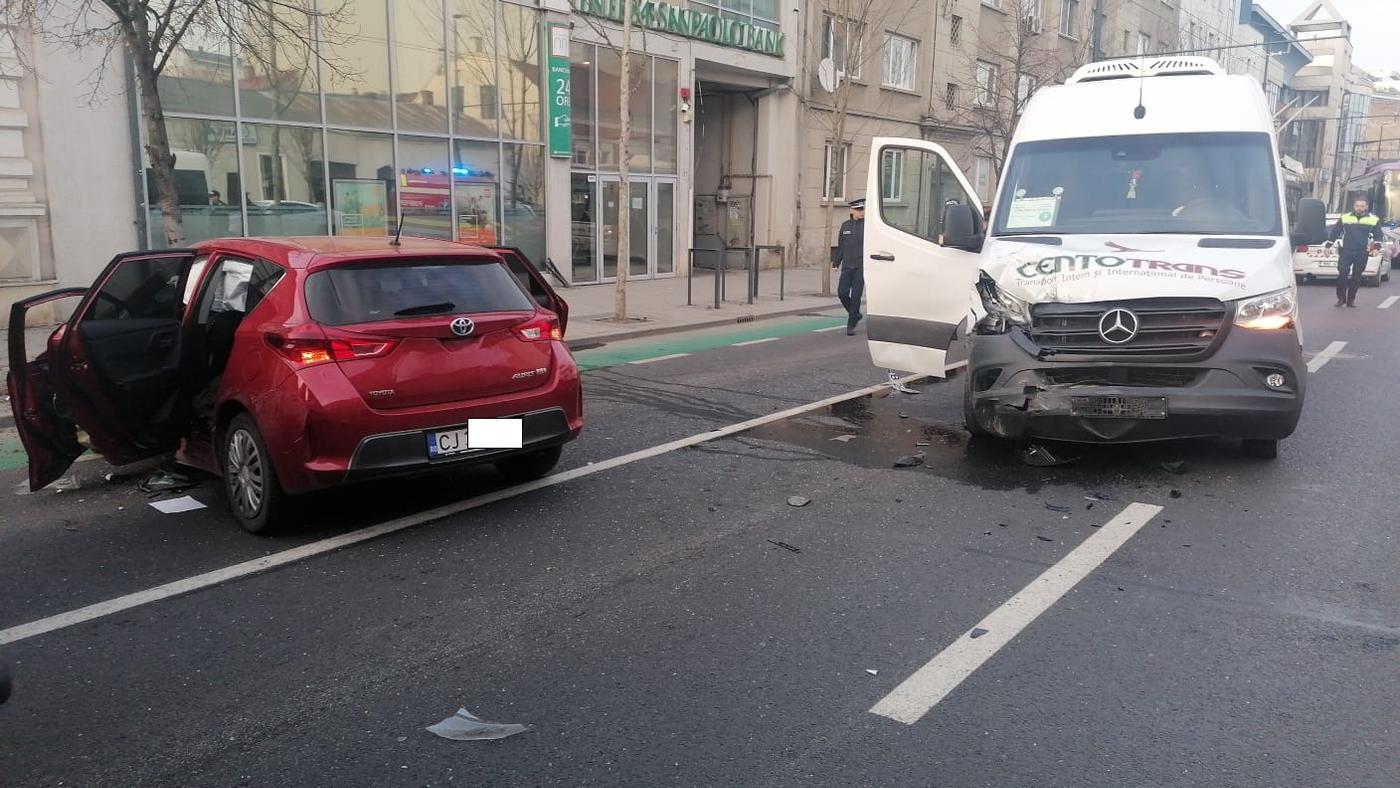 Luni, 6 martie, a avut loc un accident în Cluj-Napoca, pe Bulevardul 21 Decembrie 1989