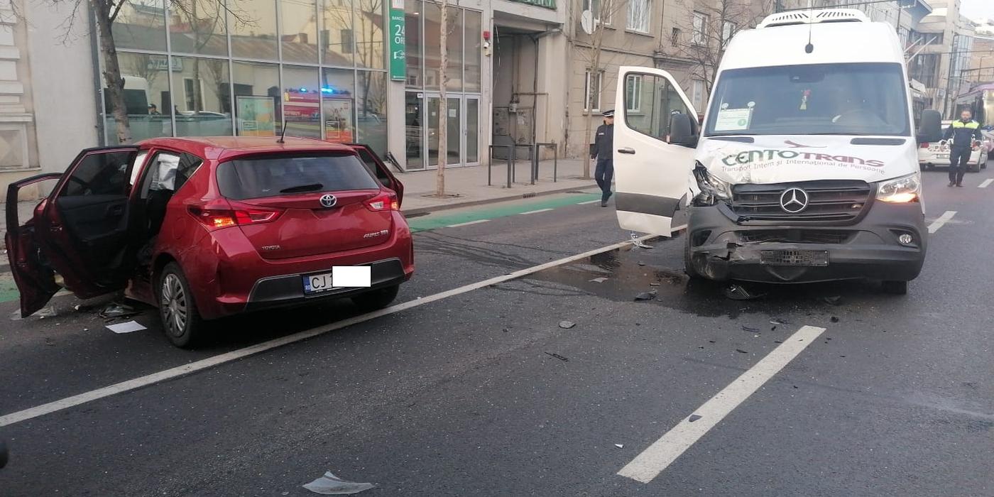 Luni, 6 martie, a avut loc un accident în Cluj-Napoca, pe Bulevardul 21 Decembrie 1989