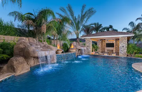 Ce trebuie să știți înainte de amenajarea unei piscine în curtea casei ?