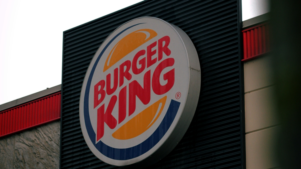 Bacterii din fecale la Burger King. Restaurantul fast-food a fost sancționat cu 30.000 de lei
