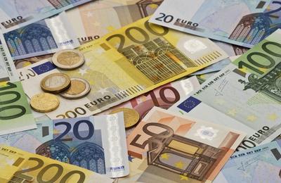 Croaţia a intrat în Spaţiul Schengen şi în zona euro