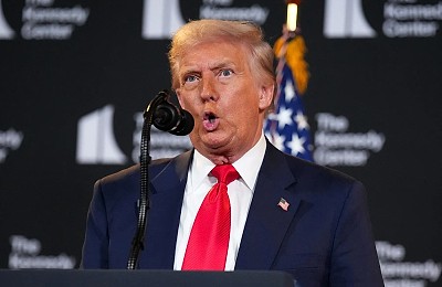 Trump, mesaj dur pentru Putin, înaintea summitului din Alaska: „Vor fi consecințe foarte grave” dacă nu pune capăt războiului / „Șanse foarte mari” pentru o întâlnire Zelenski-Putin