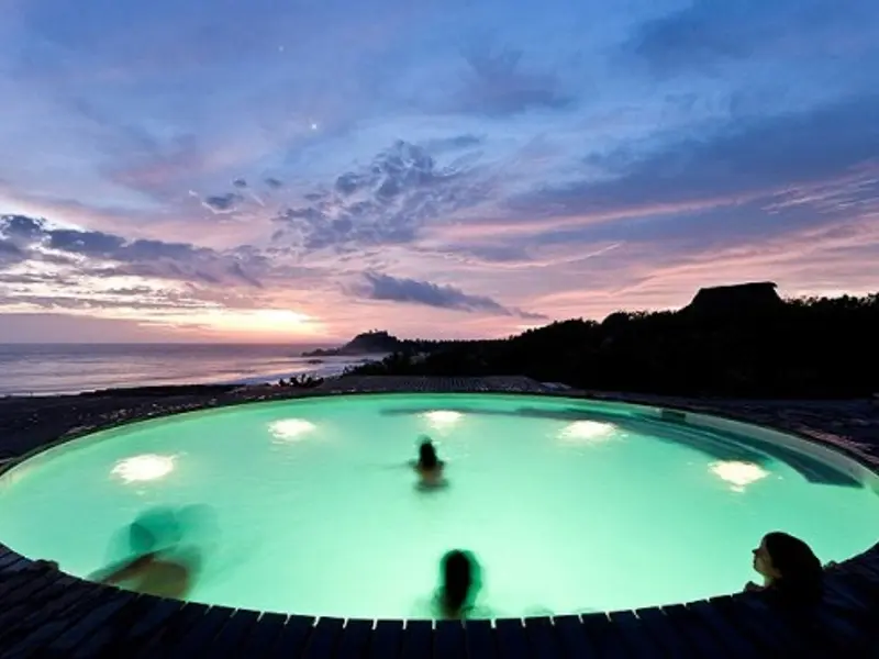 Idei moderne de piscine pe acoperis