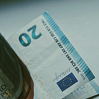 Germania | Statul e la un pas să interzică afacerile din Berlin care acceptă plăți doar cu numerar