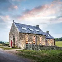 Transformarea superba a unei cabane vechi intr-o casa de vacanta