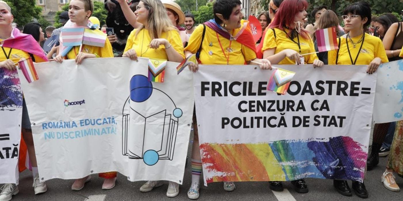 Aproximativ 25.000 de oameni au mărșăluit prin centrul Bucureștiului la Pride 2023. Mai devreme, a avut loc „Marșul normalității”