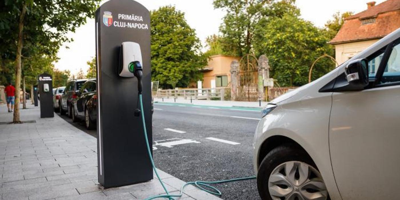Noi stații de încărcare pentru mașini electrice vor fi amplasate în cartierele din Cluj-Napoca