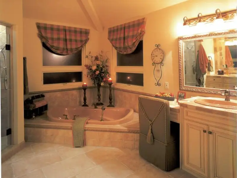 Design modern pentru amenajarea unei bai elegante, de vis