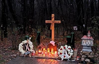 A fost distrusă și a doua cruce instalată la Tâncăbești, pe locul asasinării lui Corneliu Zelea Codreanu. Ghivecele cu flori și lumânările puse de oameni au fost împrăștiate