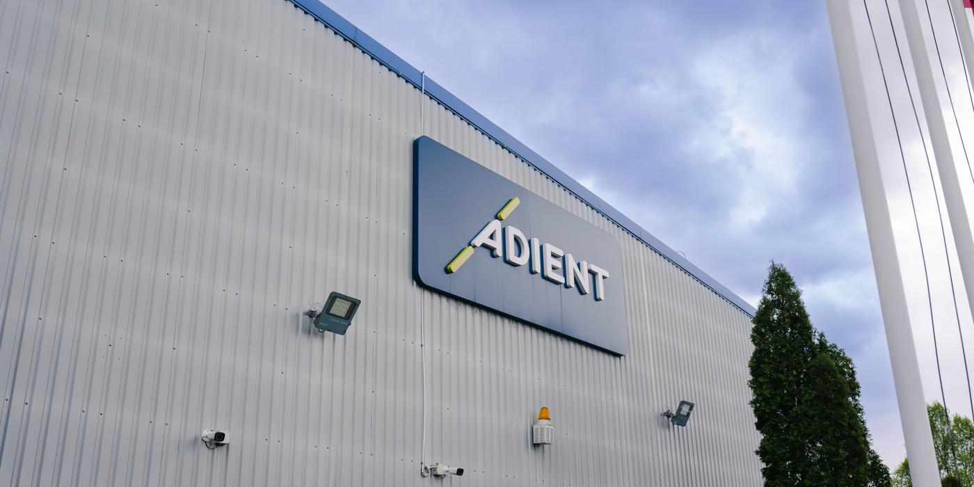 O fabrică de tapiţerii auto din Ploieşti anunţă că angajează 120 de operatori, inclusiv persoane necalificate