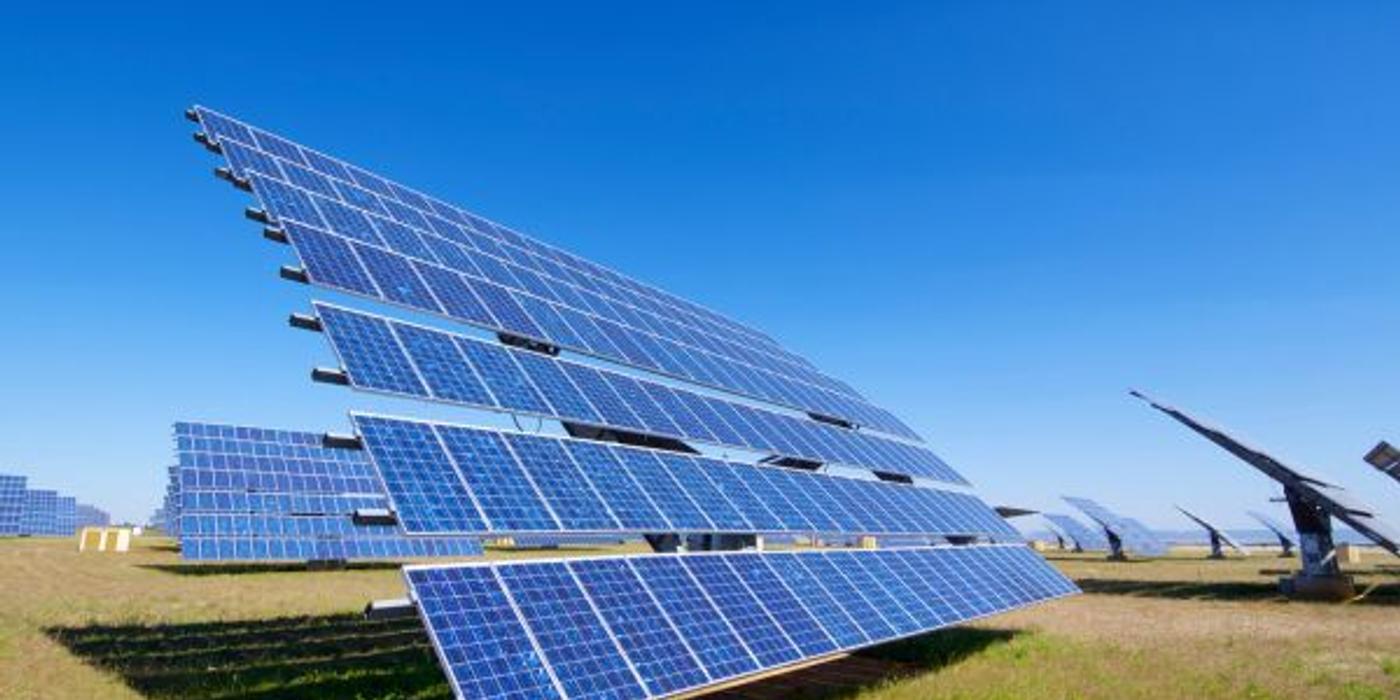 4 avantaje pe care le aduc panourile fotovoltaice spatiilor industriale