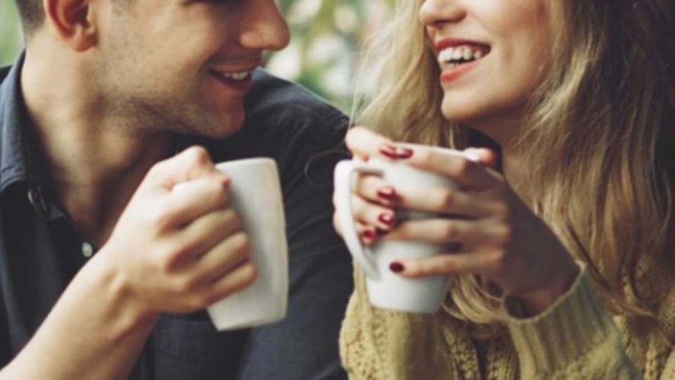 Impactul consumului de cafea și ceai asupra sănătății dentare: Ce trebuie să știi