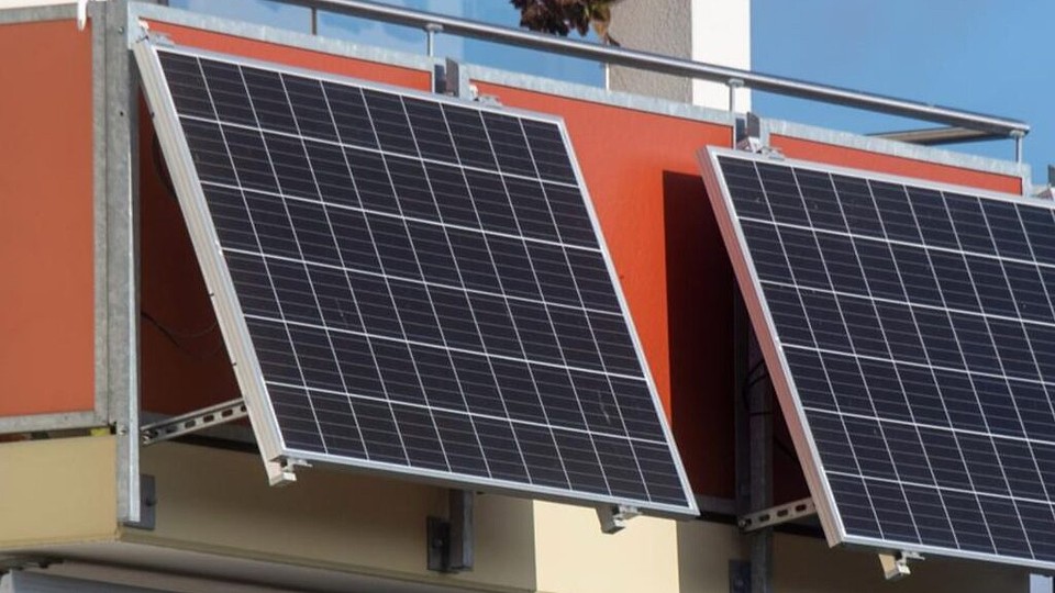 Centrale solare de balcon câștigă teren: sisteme solare plug-in