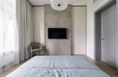 Choosing Bedroom Colors for Spaciousness