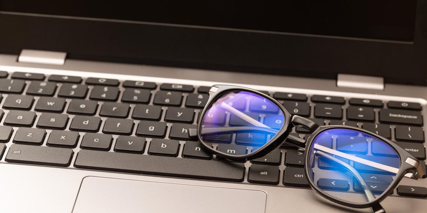 Suprasolicitarea digitală a ochilor: Ce este și cum o poți evita