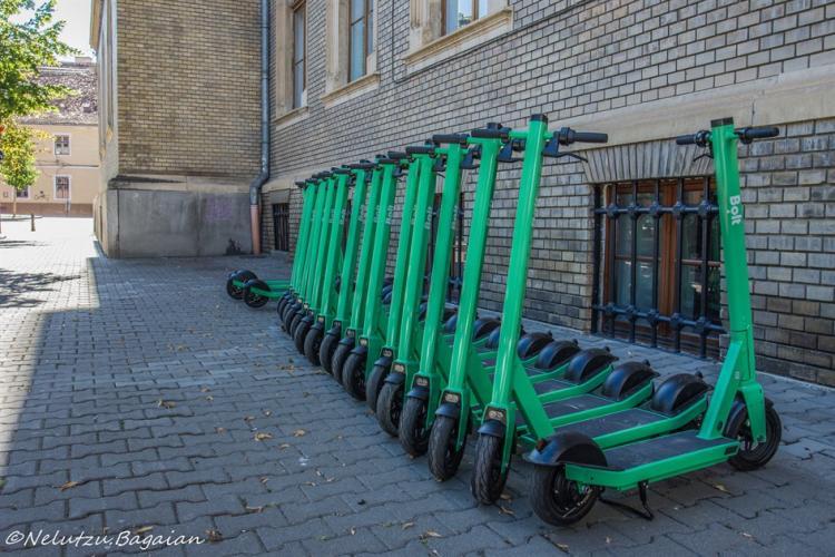 Autoritățile clujene au autorizat circulația a 3200 de trotinete electrice prin oraș