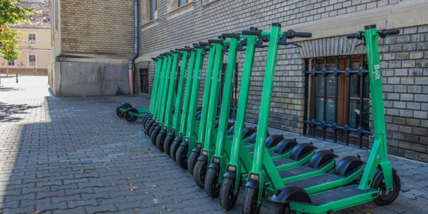 Autoritățile clujene au autorizat circulația a 3200 de trotinete electrice prin oraș