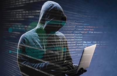Metoda „Coletul nu a putut fi livrat” face noi victime. Hackerii cer bani pentru colete fictive prin SMS. Cum ne protejăm