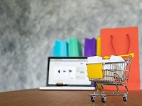 E-commerce-ul atrage tot mai mulți corporatiști. Profit Way va lansa 1.000 de noi afaceri online