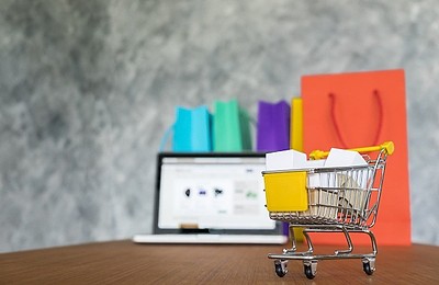 E-commerce-ul atrage tot mai mulți corporatiști. Profit Way va lansa 1.000 de noi afaceri online