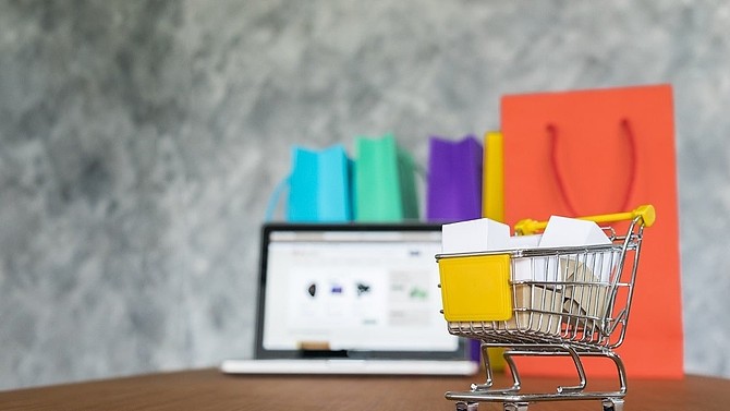 E-commerce-ul atrage tot mai mulți corporatiști. Profit Way va lansa 1.000 de noi afaceri online