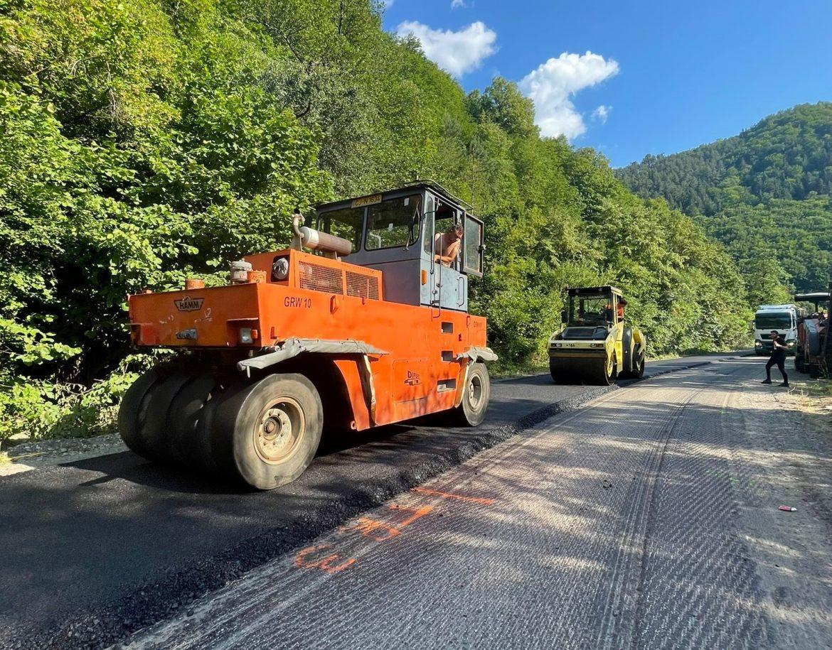 Au fost semnate patru noi contracte pentru execuția de lucrări de întreținere a drumurilor județe clujene