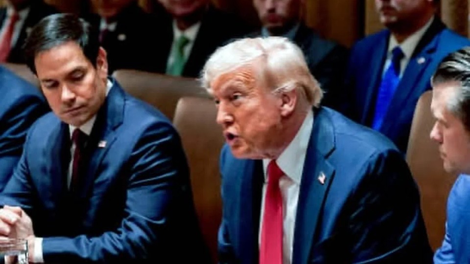 Se tulbură apele în jurul lui Trump. Senatorii democrați îl trag la răspundere pentru atacul lansat asupra Iranului