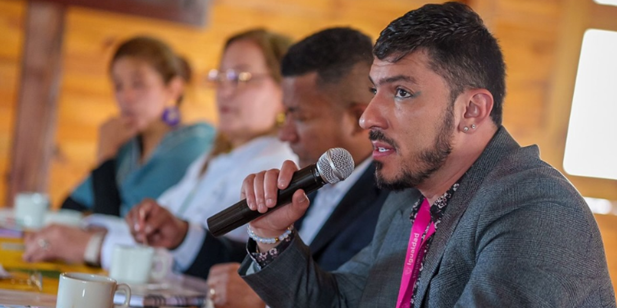 Un fost actor de filme pentru adulți și activist LGBT a ajuns ministru în Columbia, o țară profund catolică