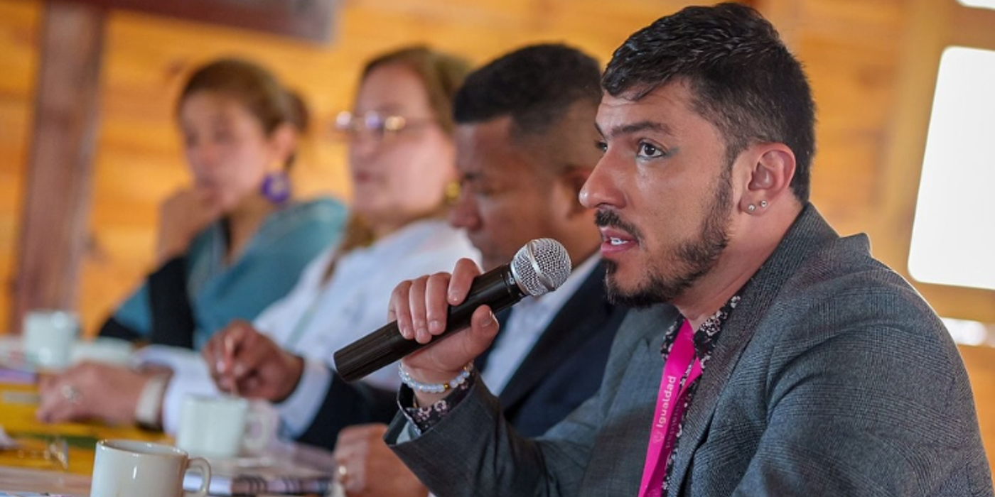 Un fost actor de filme pentru adulți și activist LGBT a ajuns ministru în Columbia, o țară profund catolică